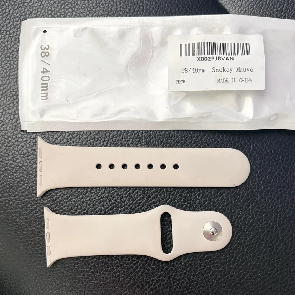 APPLE WATCH Silicone Cream Sports Band NWT 38/40mm
